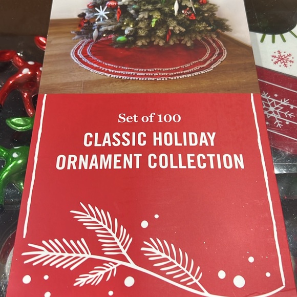 Martha Stewart 100 Piece Ornament Set Deer Birds Santa Lighted Star Tree Skirt - Picture 10 of 11